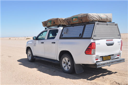 Toyota Hilux 4x4 for 4 - Automatic