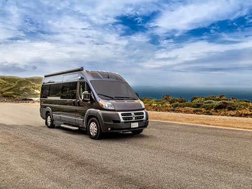 חופשה עם קרוואן בארהב לדוגמה Saturn RV