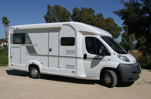 קרוואן השכרת קרוואן לחודש לדוגמה Knaus Van 600Ti ME
